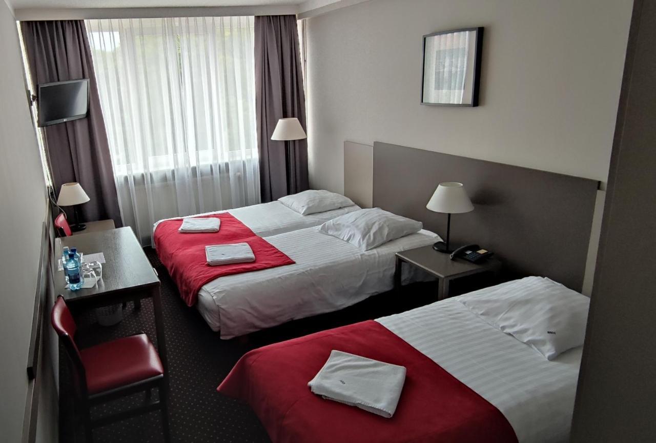 Hotel New Skanpol Колобжег Екстериор снимка