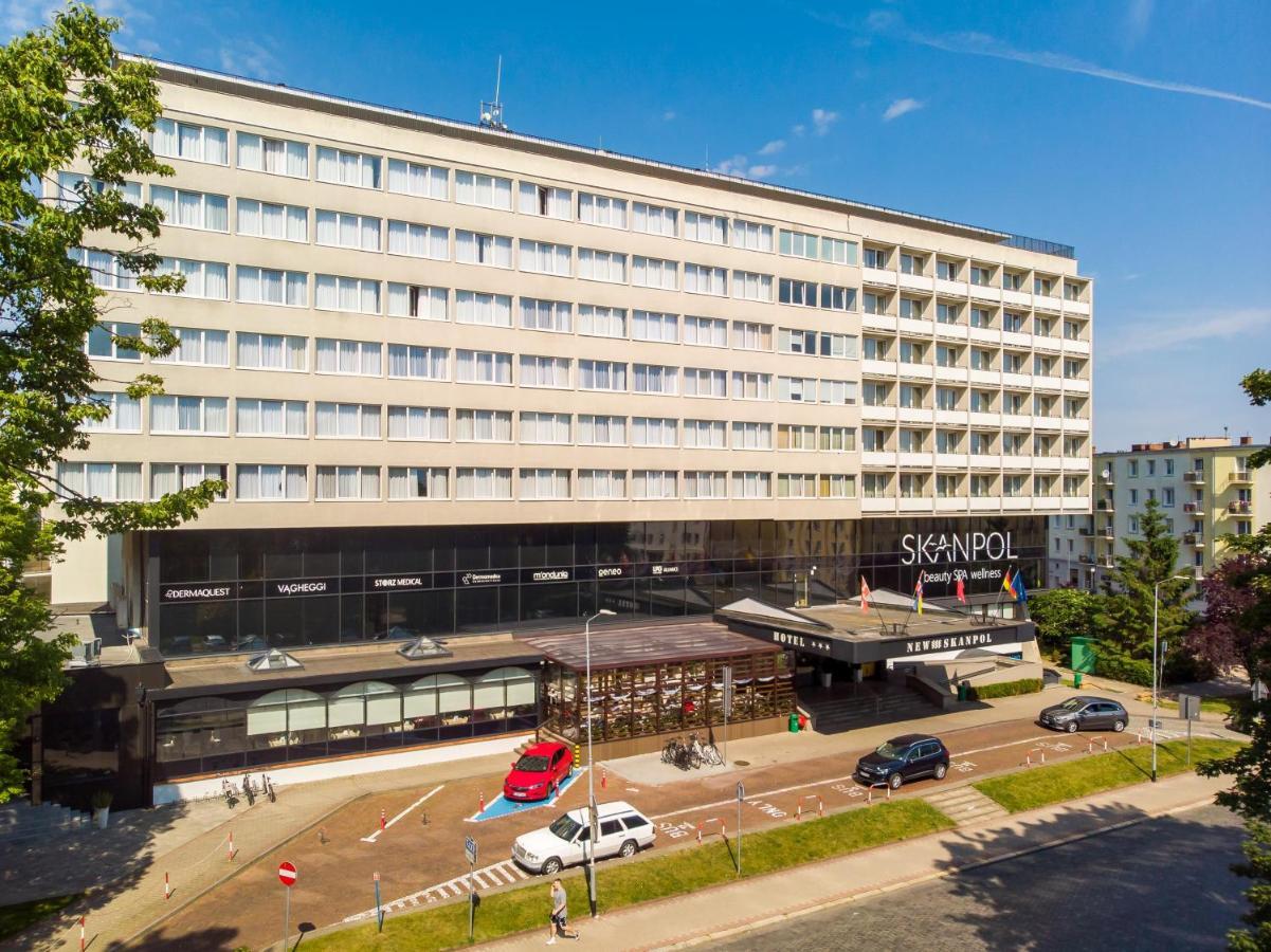 Hotel New Skanpol Колобжег Екстериор снимка