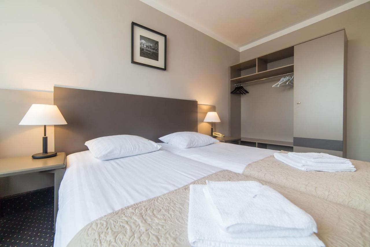 Hotel New Skanpol Колобжег Екстериор снимка