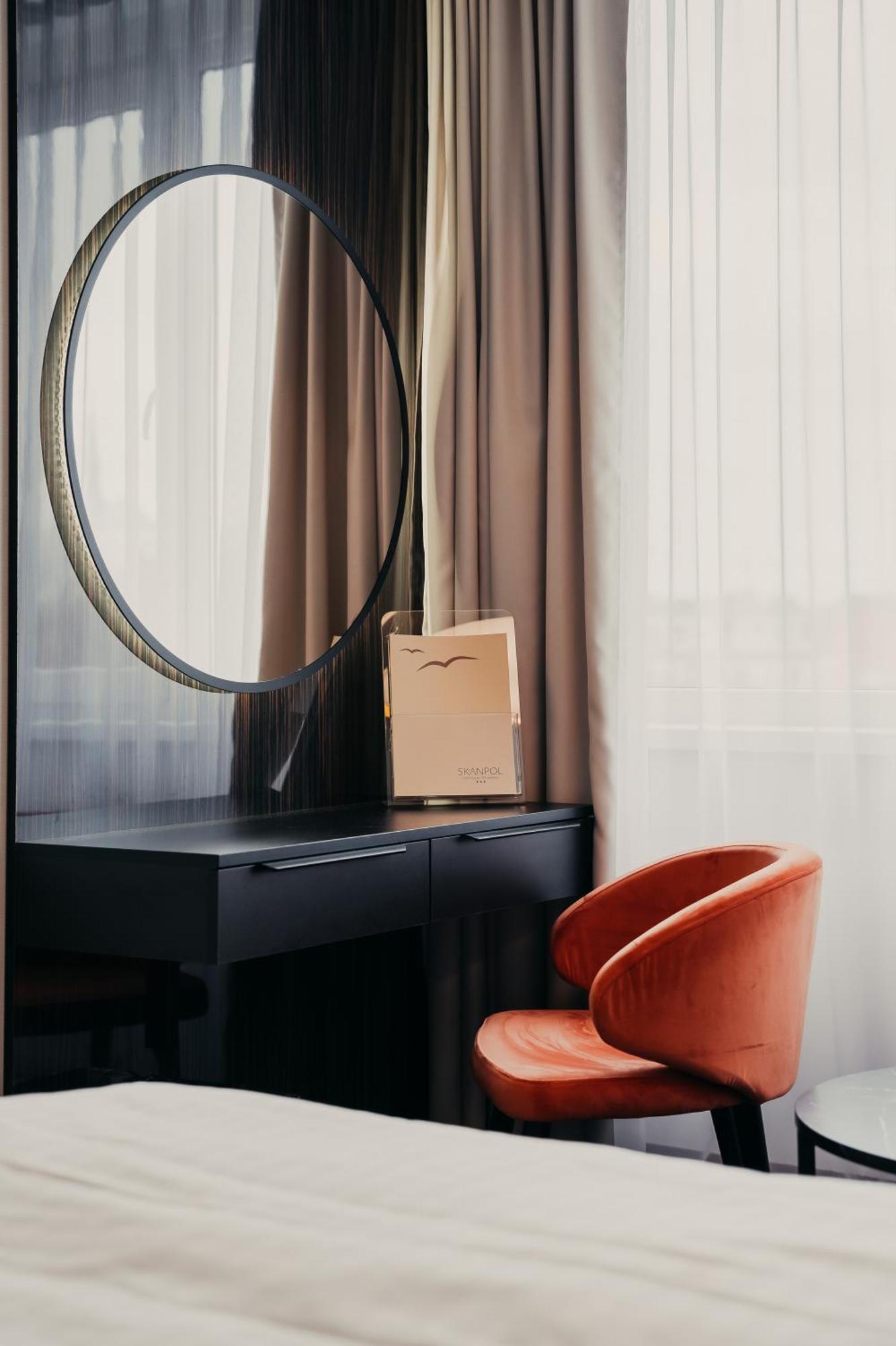Hotel New Skanpol Колобжег Екстериор снимка