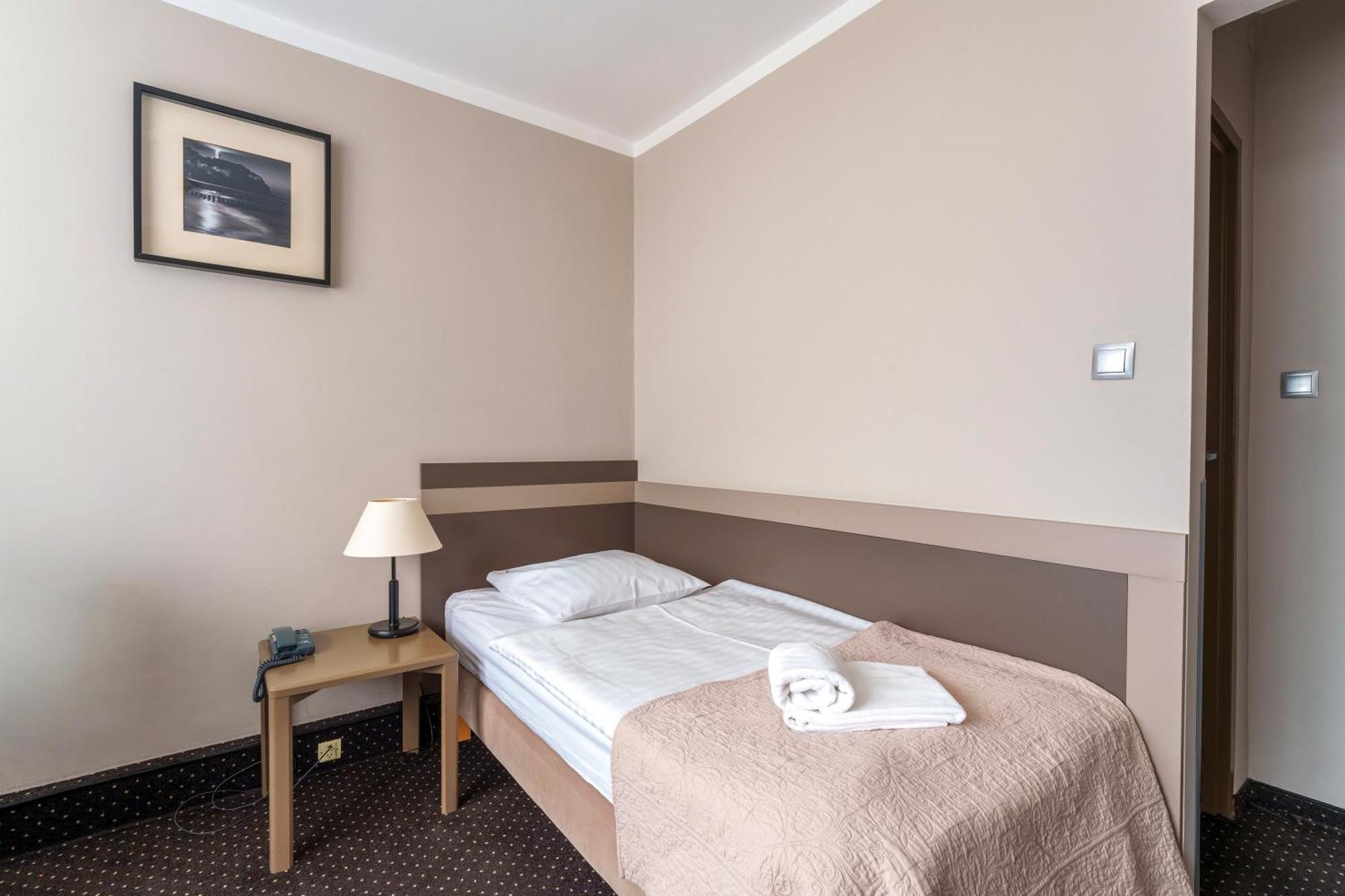 Hotel New Skanpol Колобжег Екстериор снимка