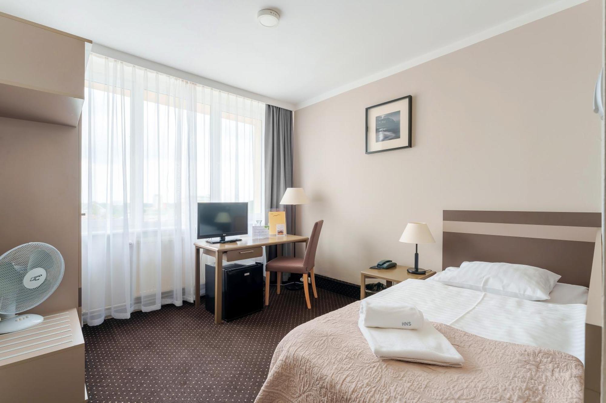 Hotel New Skanpol Колобжег Екстериор снимка