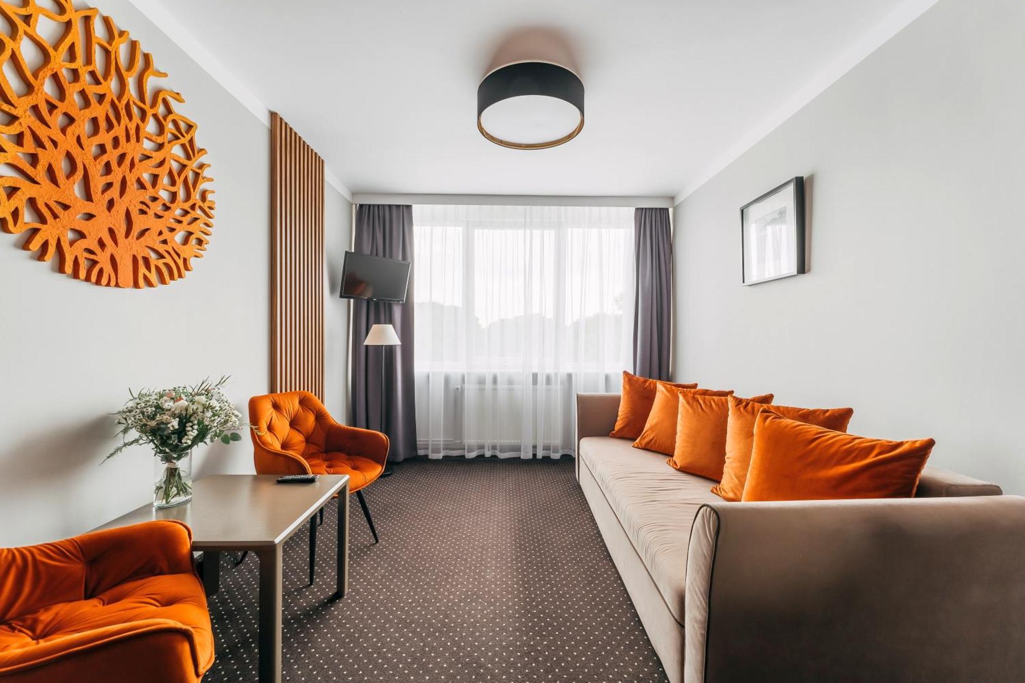 Hotel New Skanpol Колобжег Екстериор снимка