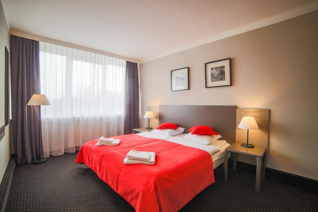 Hotel New Skanpol Колобжег Екстериор снимка