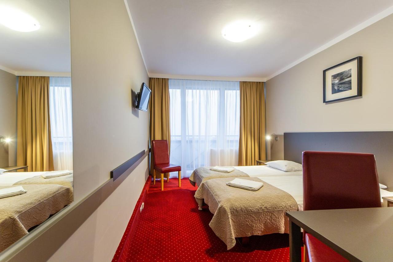 Hotel New Skanpol Колобжег Екстериор снимка